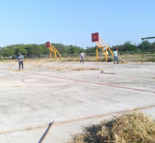 Limpieza a la Unidad Deportiva