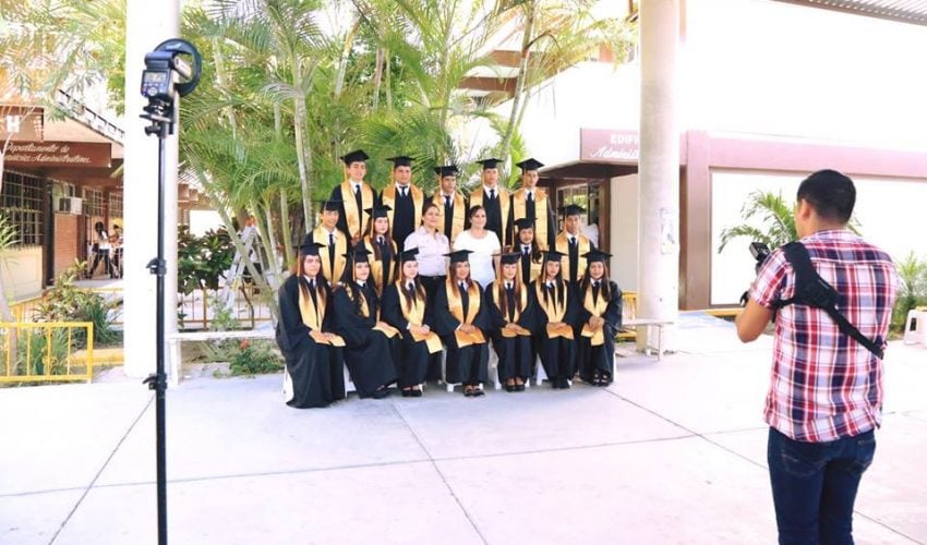 Presidenta amadrina a la generación próxima a egresar del CBtis 208